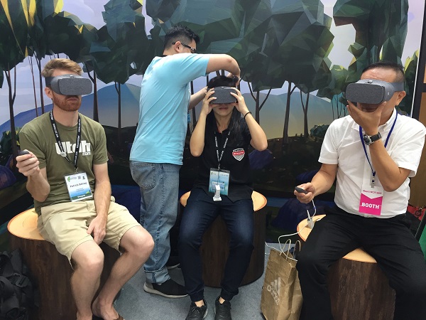 同仁體驗VR技術