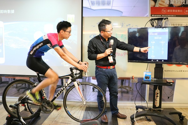 透過專業自行車車手展示自行車e化解決方案